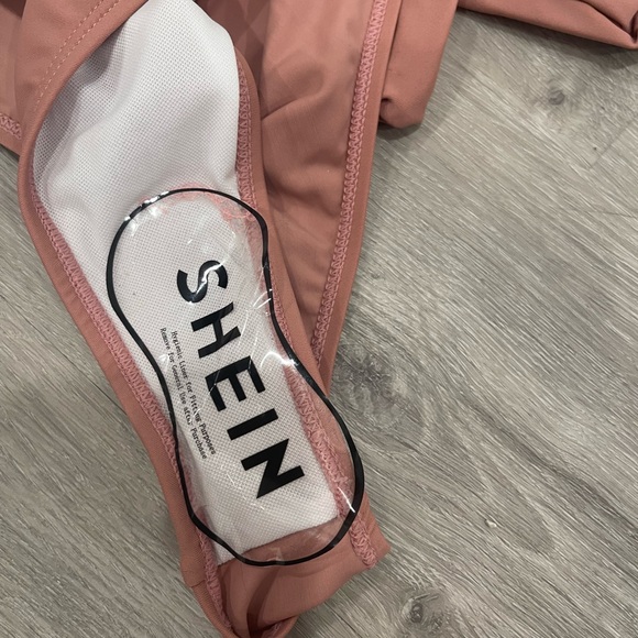 ✨ Plunging Neckline One Piece✨ - Picture 2 of 2